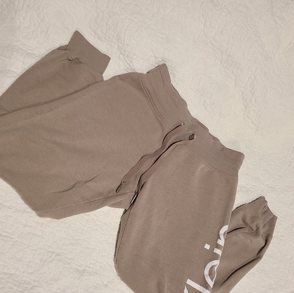 Calvin Klein Tan Sweatpants size small - Picture 4 of 7